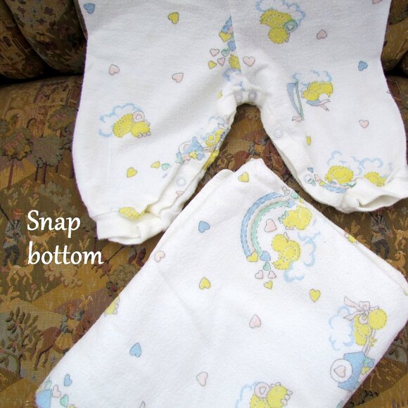VINTAGE BABY BLANKET & ROMPER TO MATCH, M, COTTON FLANNEL w LONG SLEEVES, SNAPS - Picture 3 of 5